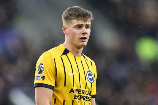 Skira: Rome và Brighton đang đàm phán cho Ferguson, thỏa thu