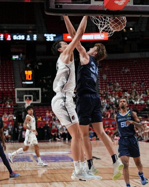 Yang Hansen: Tôi cảm thấy rằng dunk không cao lắm và đôi khi