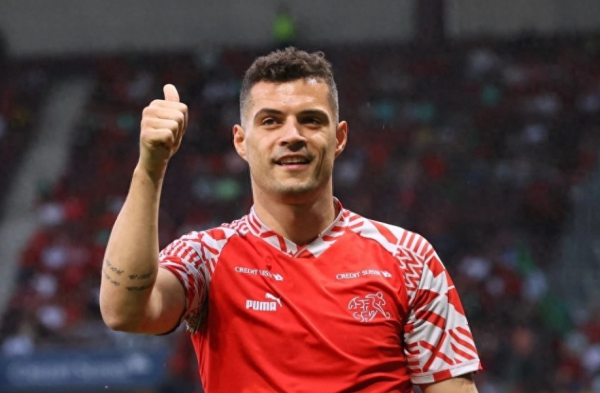 Mèo đen trở về: Nhắm mục tiêu ngôi sao cũ của Arsenal, Sunde